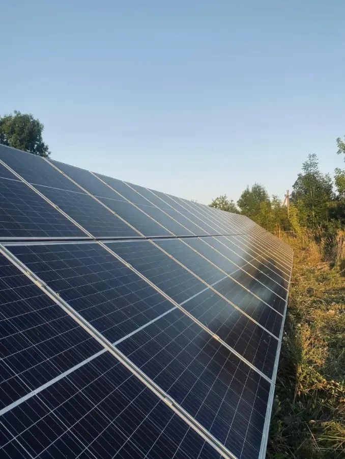 mycie farm paneli fotowoltaicznych